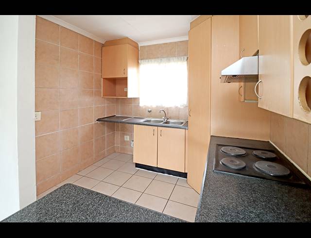 2 BEDROOM TOWNHOUSE FOR SALE IN ORIEL